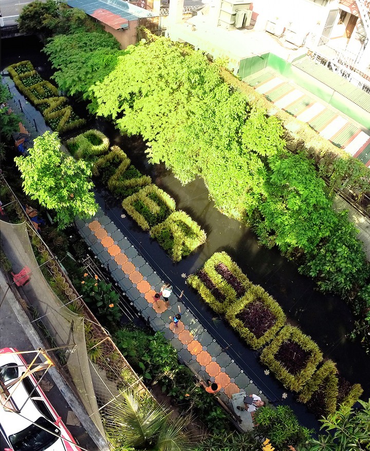 Hana_02WaterBillboard_720x1024