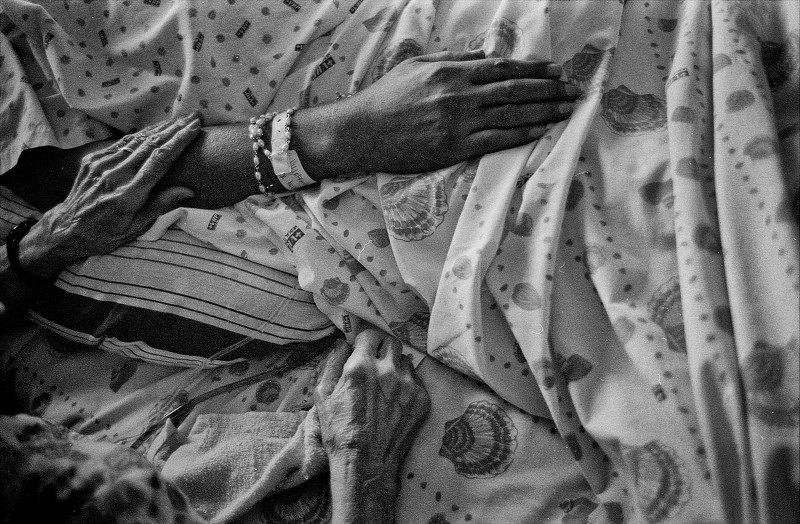 VeejayVillafranc_02DyingOftheLight_800x800