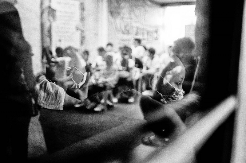 VeejayVillafranc_05DyingOftheLight_800x800